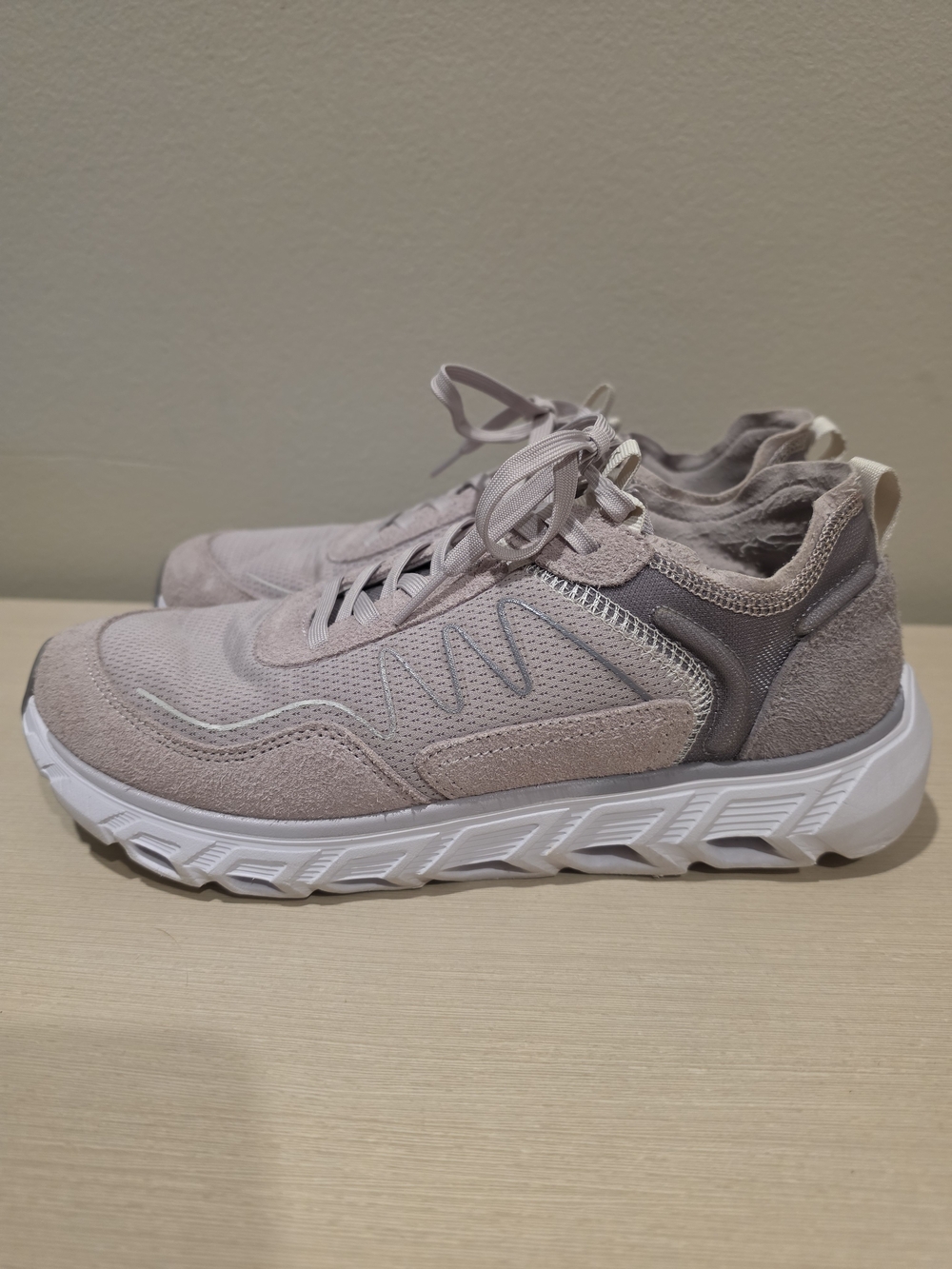 Vionic 23Walk 2.0 Suede Mesh Walking Sneakers Mauve Grey
